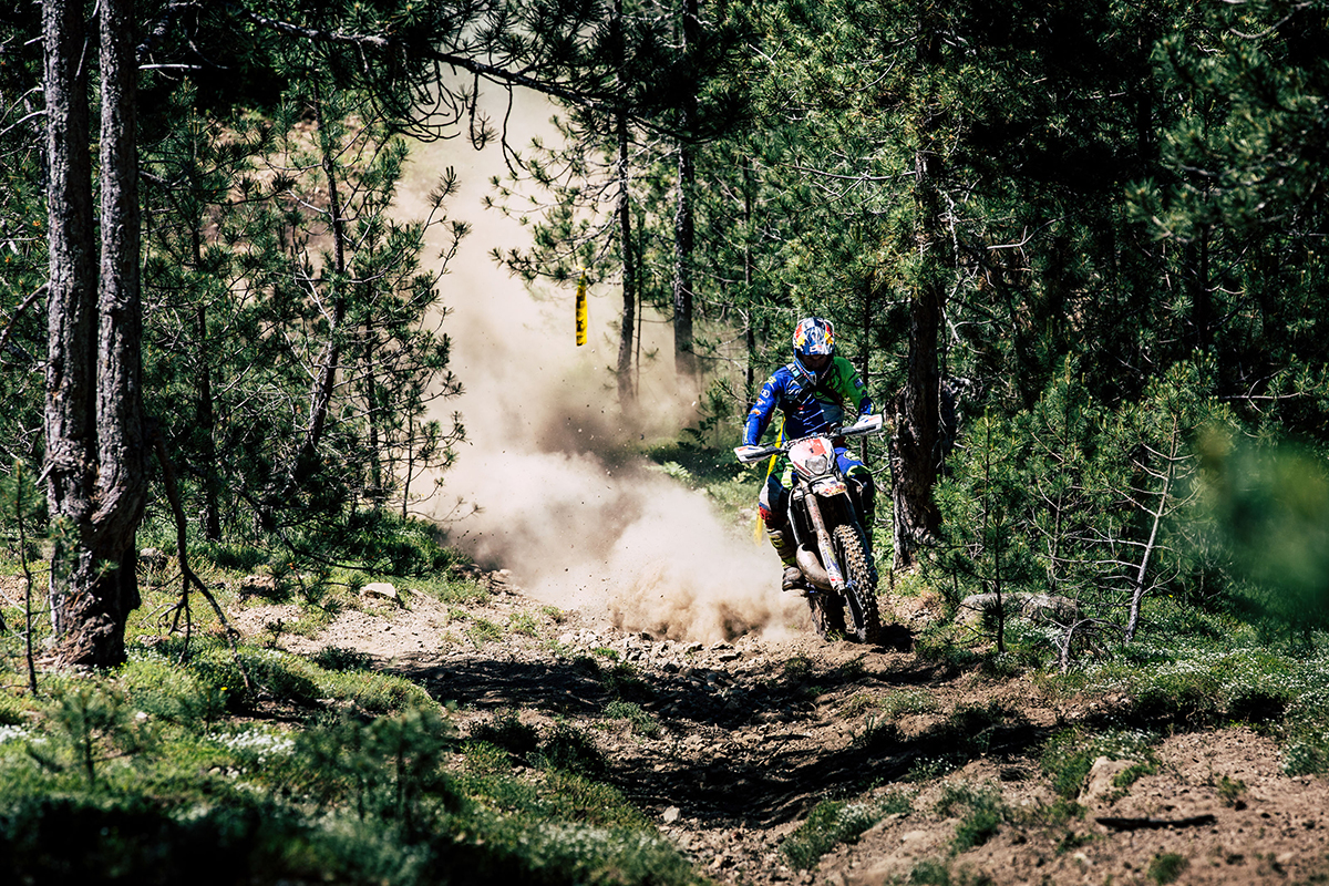XROSS CHALLENGE 2019 – DRUGI DAN: PRAŠNJAVO I TEŠKO – PRAVI HARD ENDURO!